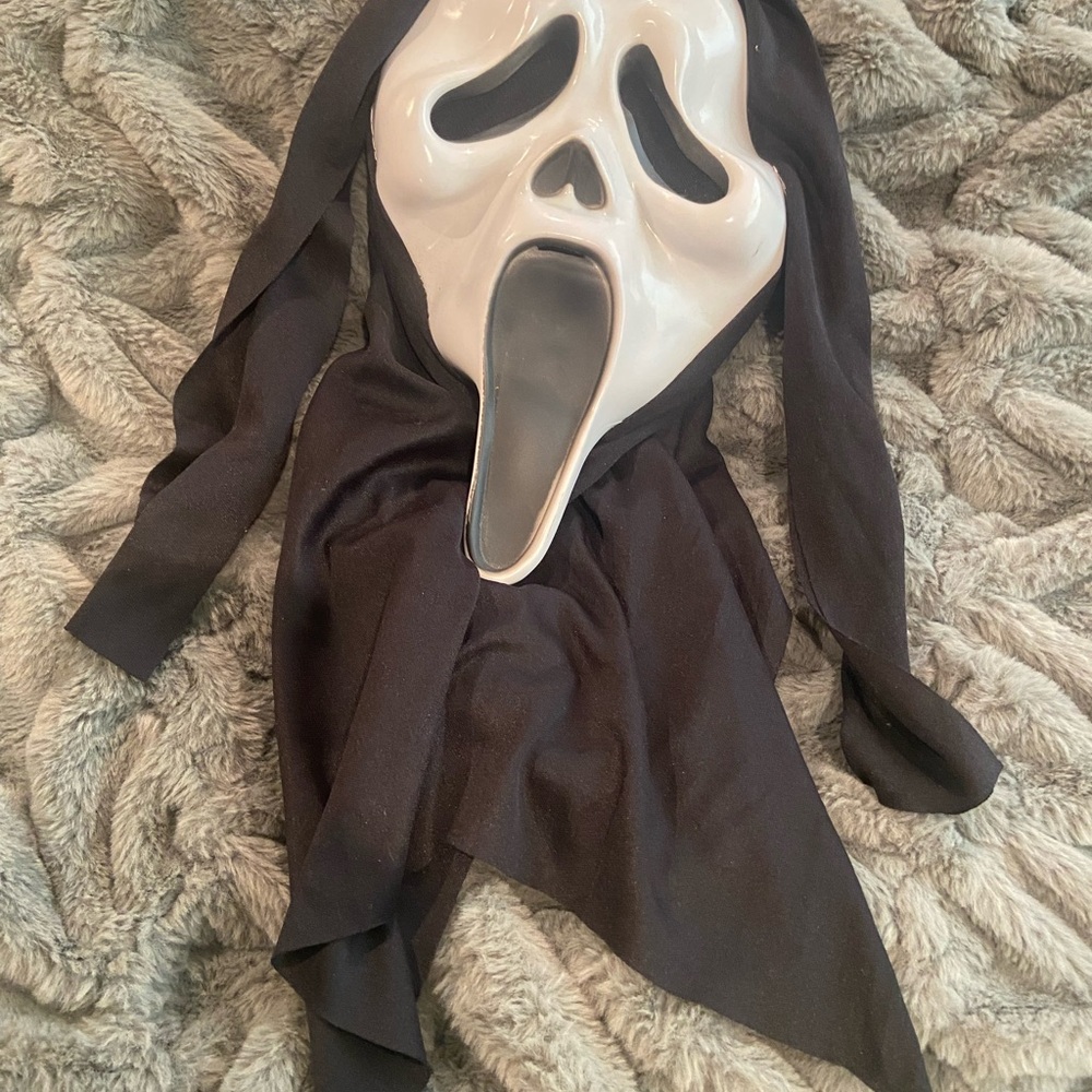 Scream Ghost Face Costume for Kids - Black and White